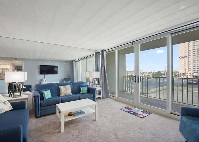 Ferienhaus Fantastic 2 Bedroom In Quay With Ocean Views & Indoor And Outdoor Pools!