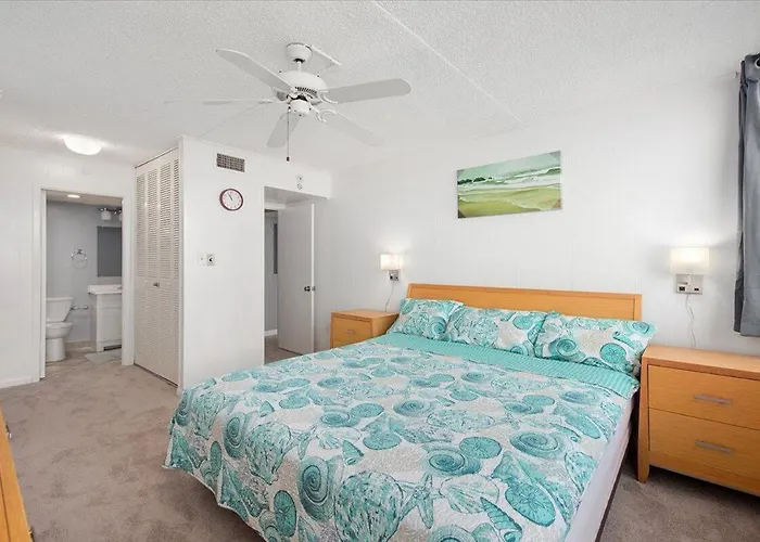 Fantastic 2 Bedroom In Quay With Ocean Views & Indoor And Outdoor Pools! Ferienhaus *