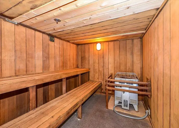 Fantastic 2 Bedroom In Quay With Ocean Views & Indoor And Outdoor Pools! Ferienhaus