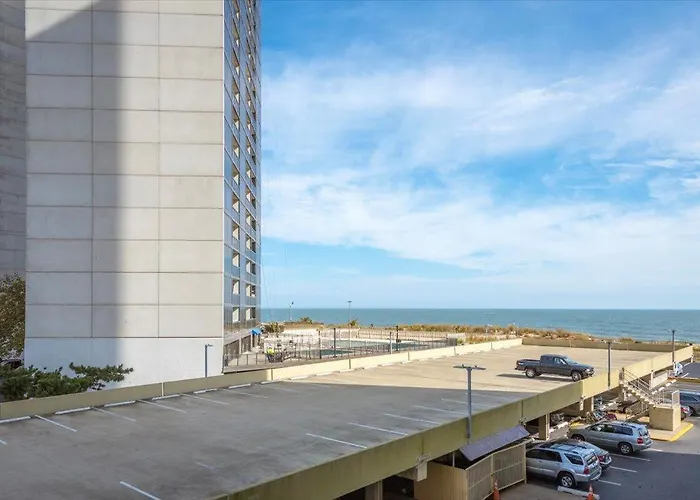 Fantastic 2 Bedroom In Quay With Ocean Views & Indoor And Outdoor Pools! * Ocean Stadt