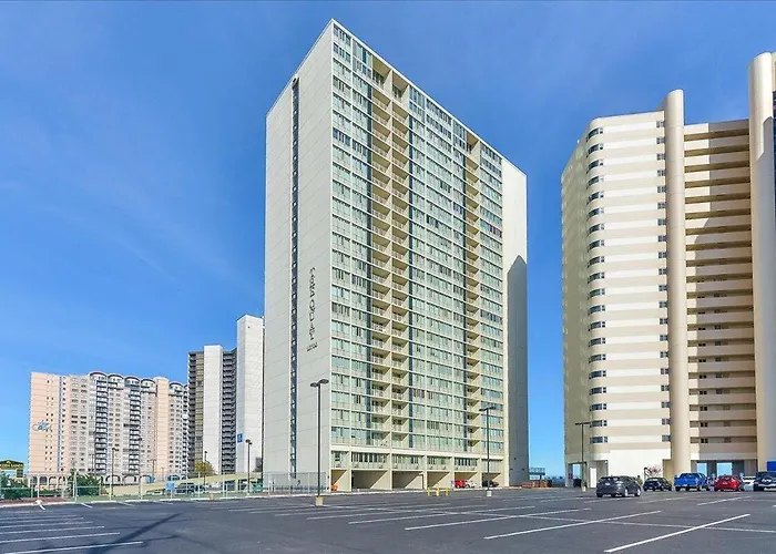 Fantastic 2 Bedroom In Quay With Ocean Views & Indoor And Outdoor Pools!